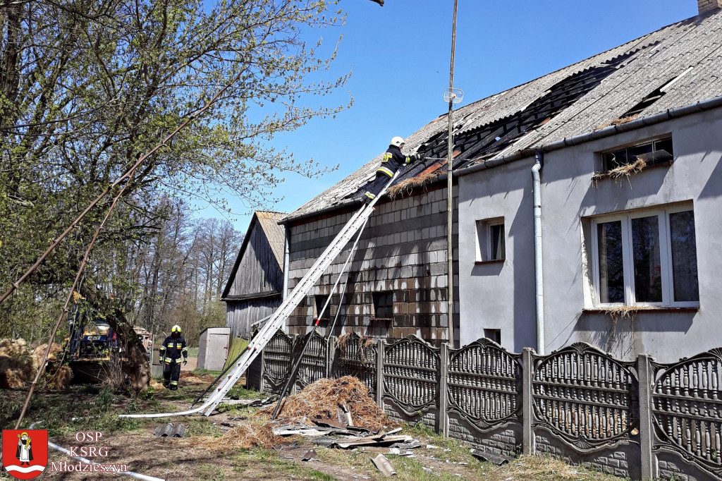 Trudny pożar na posesji w gminie Iłów