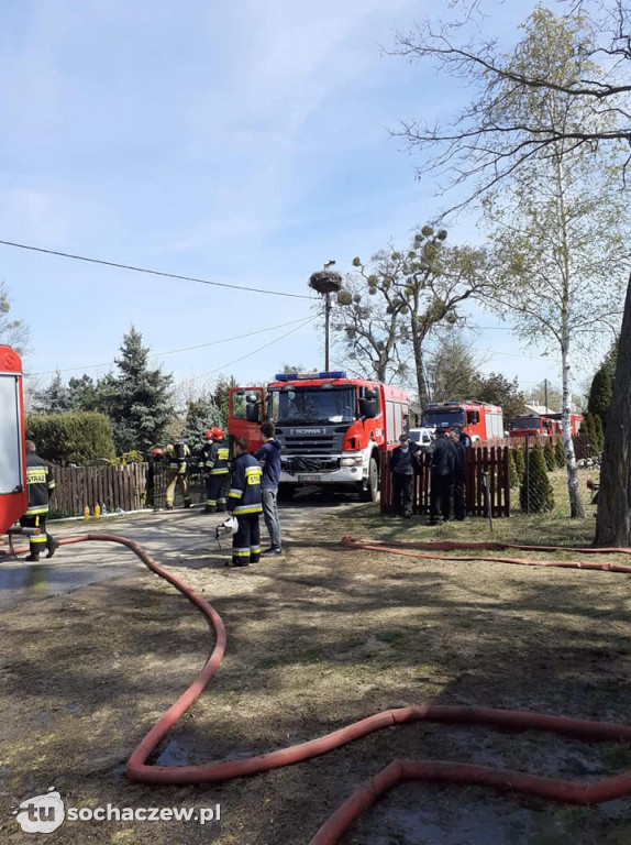 Trudny pożar na posesji w gminie Iłów