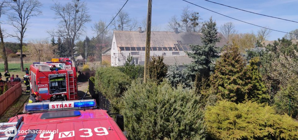 Trudny pożar na posesji w gminie Iłów