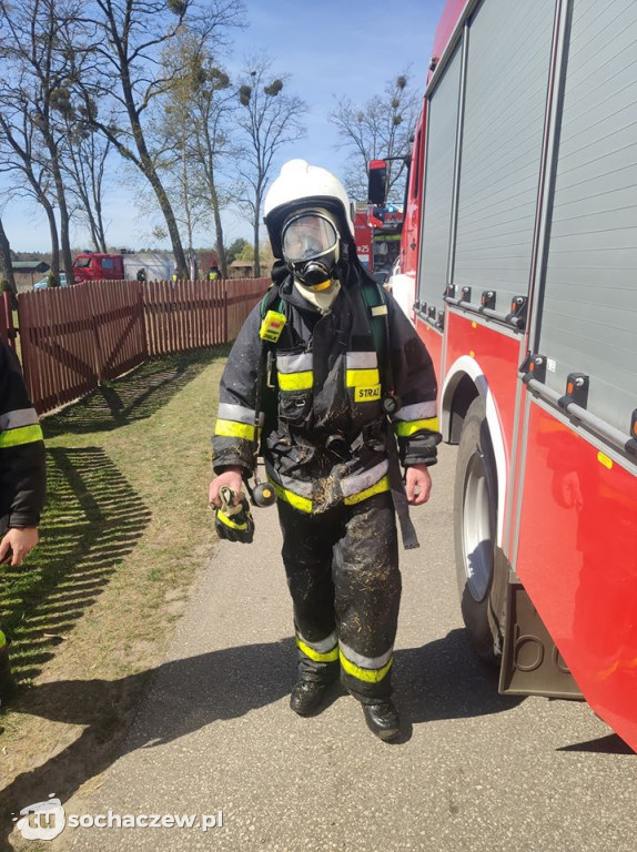 Trudny pożar na posesji w gminie Iłów