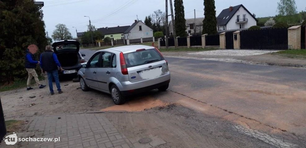 Zderzenie samochodów osobowych w Konarach