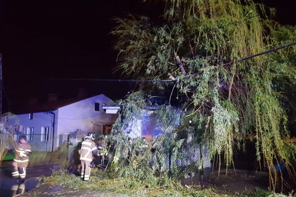 Zerwane linie elektryczne w powiecie sochaczewskim