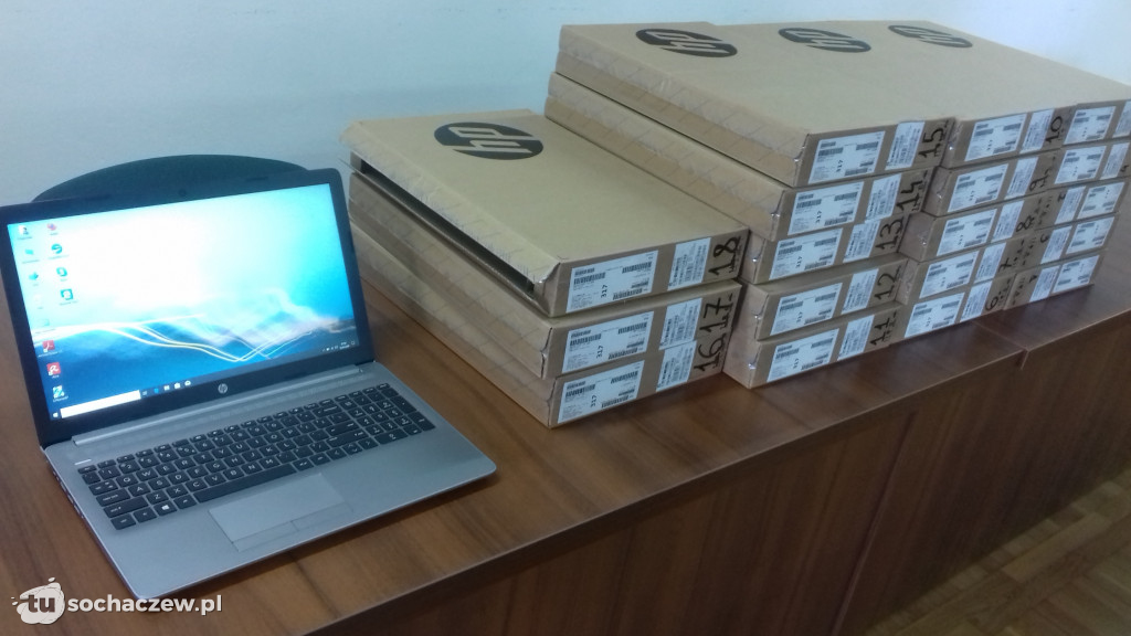 Rybno: 18 laptopów trafiło do szkoły