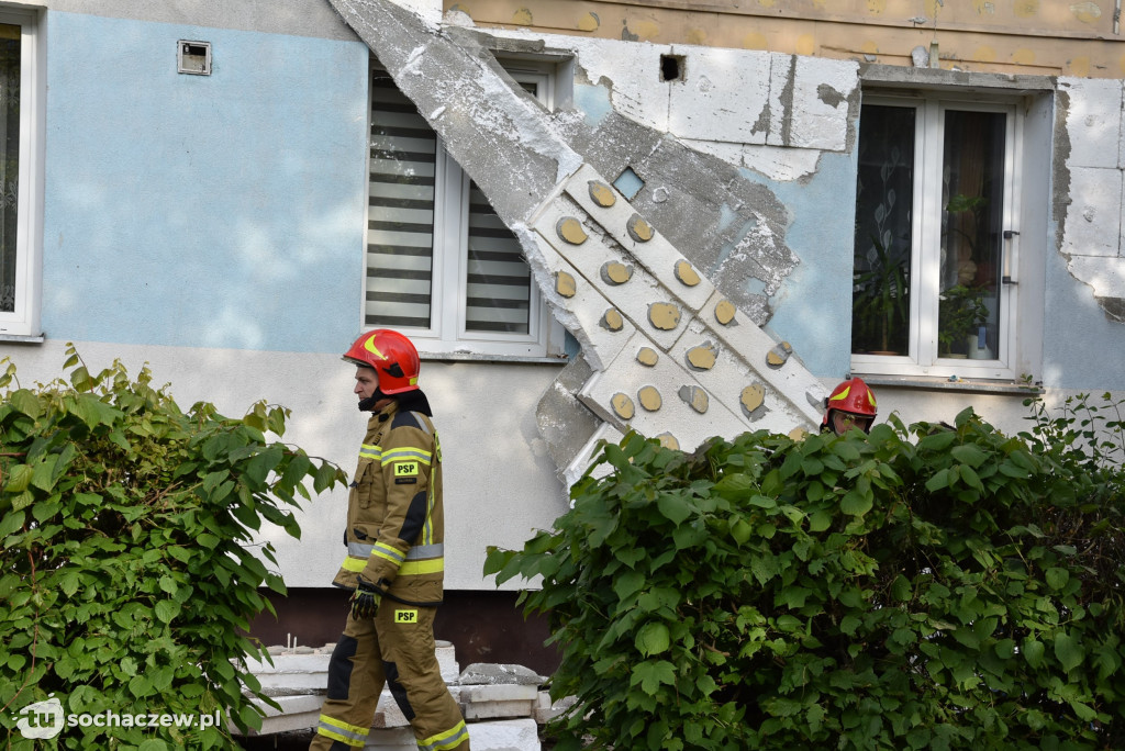 Wybuch gazu w Płońsku. Kobietę wyrzuciło przez okno