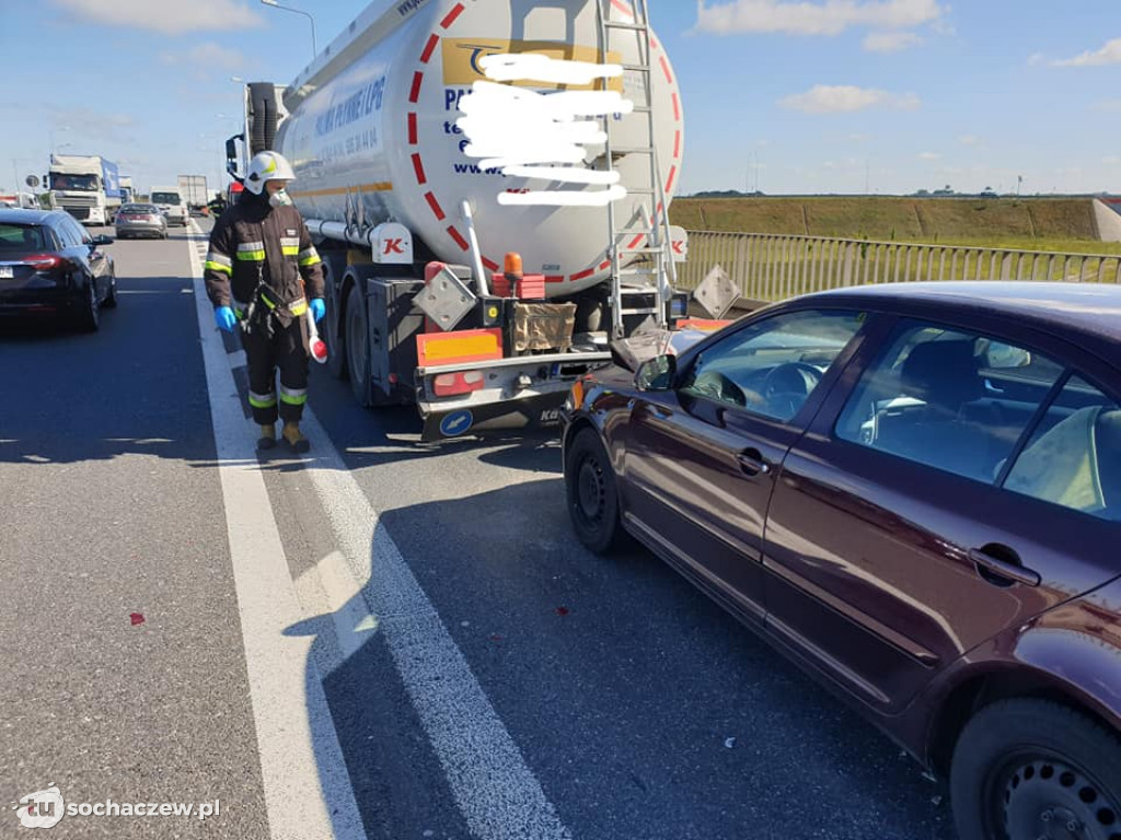 Kolejny wypadek na DK 50 na węźle Wiskitki. Jedna osoba trafiła do szpitala