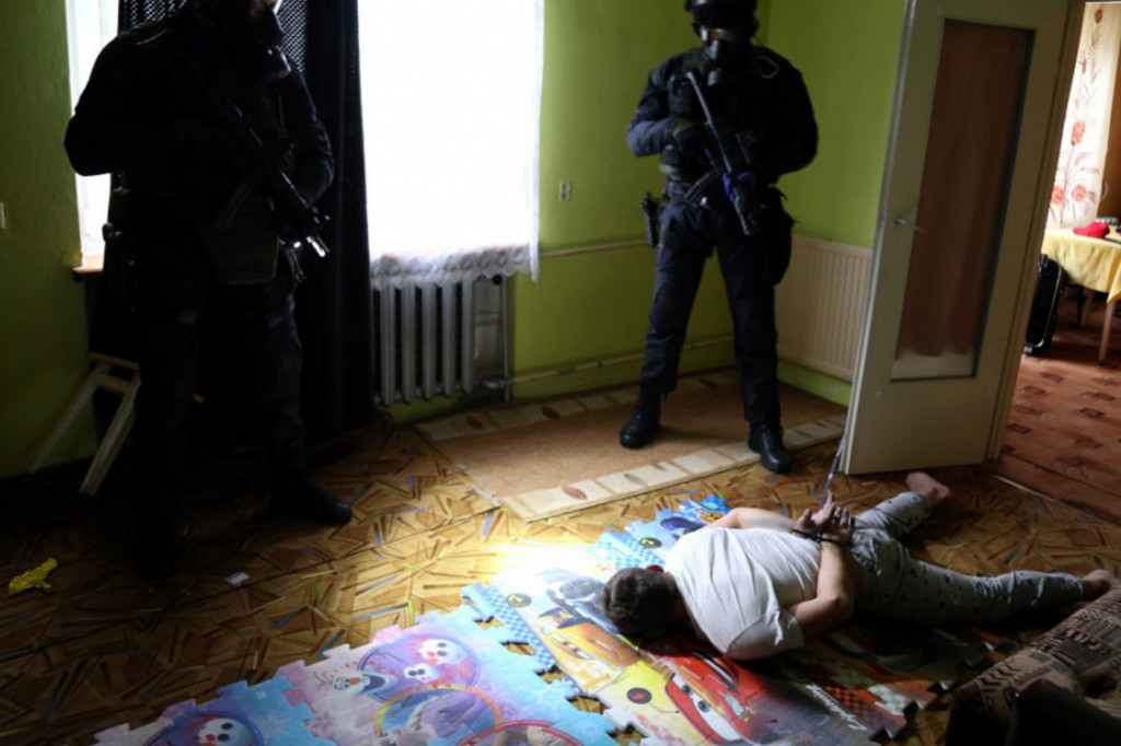 Zatrzymany za produkcję psychotropu do narkotyków
