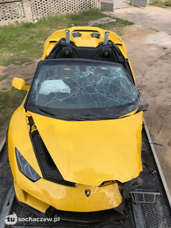 Piłkarz Marcin Bułka rozbił Lamborghini w Wyszogrodzie