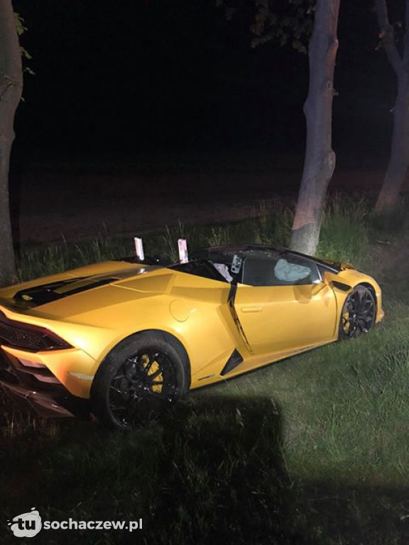 Piłkarz Marcin Bułka rozbił Lamborghini w Wyszogrodzie