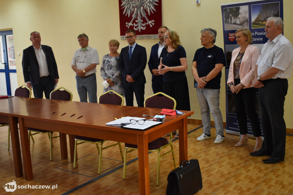 Ruszają remonty dróg w gminach Teresin i Rybno