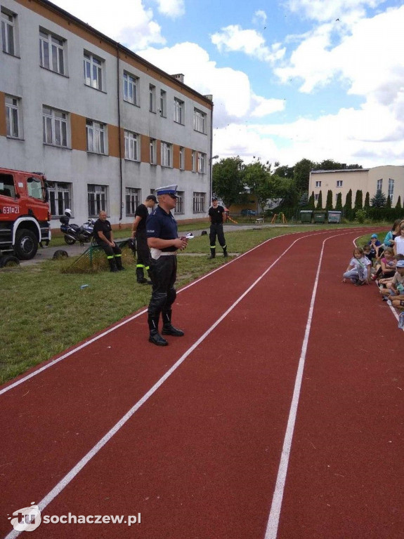 Półkolonie z policjantem i strażakami