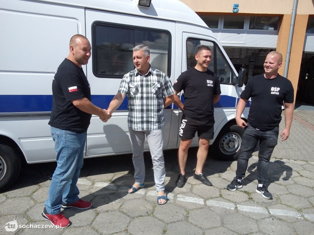 OSP Giżyce z karetki od marszałka zrobi wóz strażacki