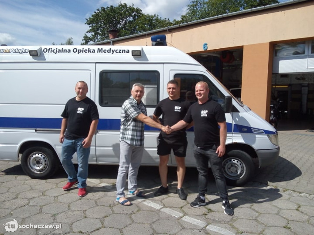 OSP Giżyce z karetki od marszałka zrobi wóz strażacki