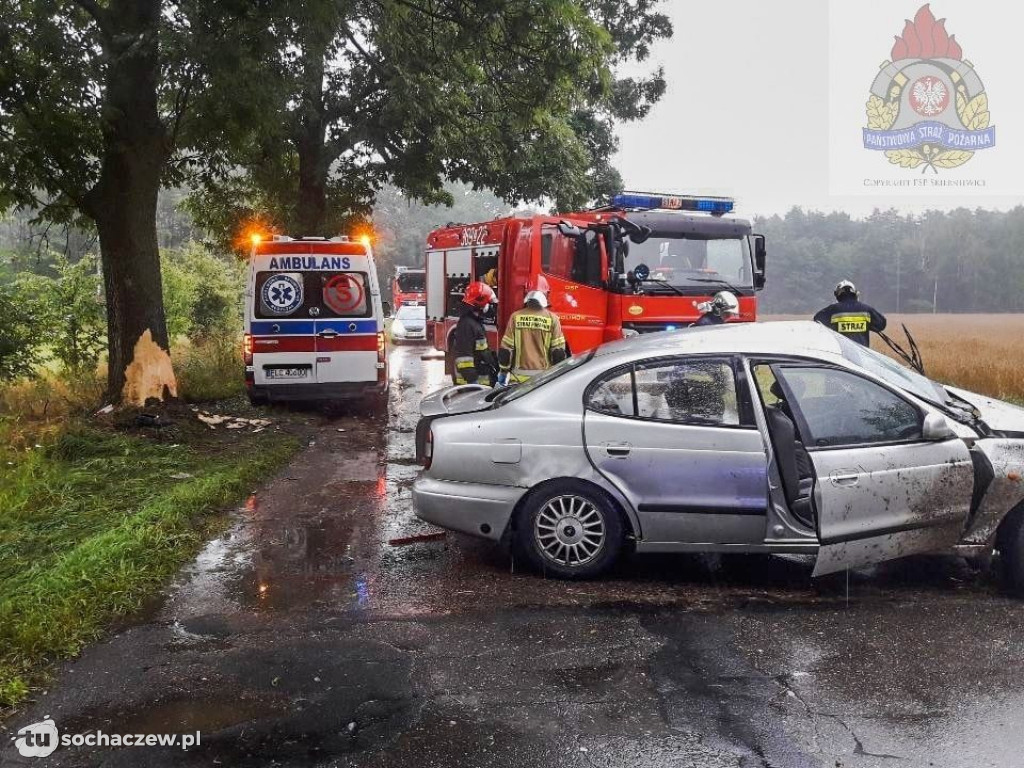 Groźny wypadek w między Bolimowem a Nieborowem. Poszkodowany kierowca