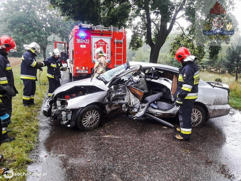 Groźny wypadek w między Bolimowem a Nieborowem. Poszkodowany kierowca