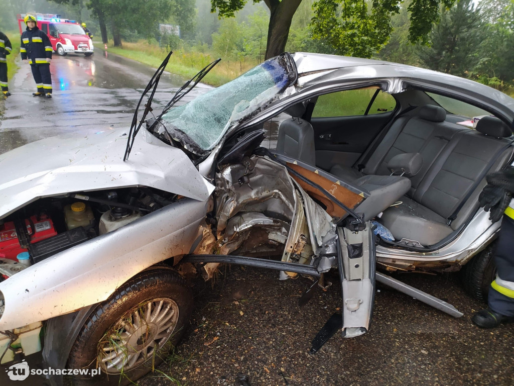 Groźny wypadek w między Bolimowem a Nieborowem. Poszkodowany kierowca