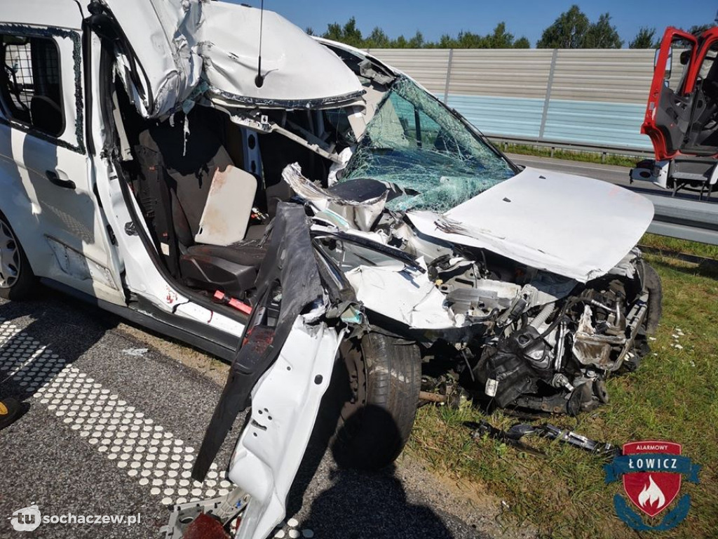 Wypadek na A2. Jedna osoba w stanie ciężkim