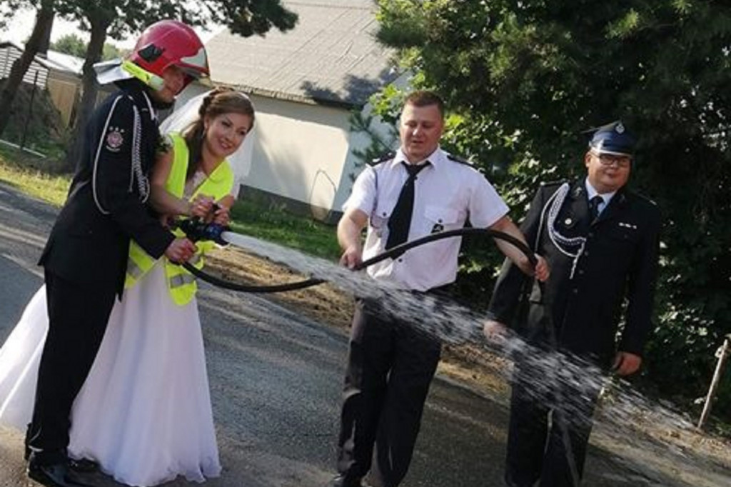 Strażacki ślub w gminie Brochów