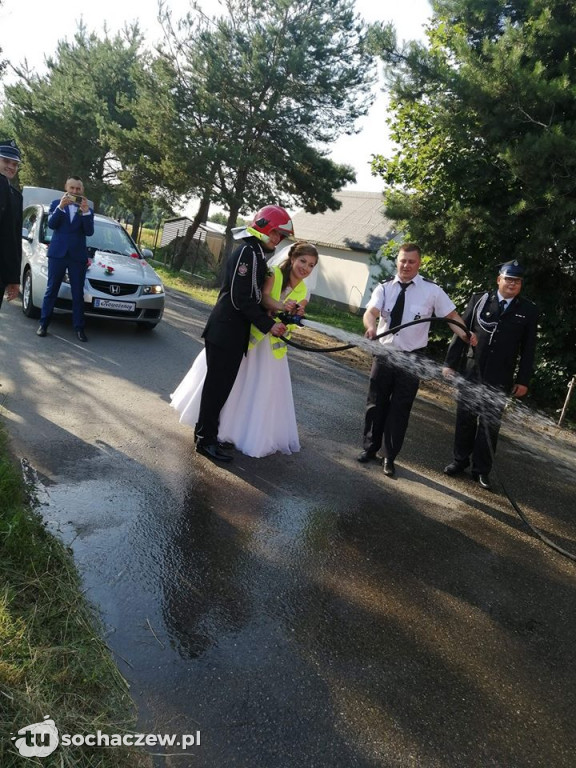 Strażacki ślub w gminie Brochów