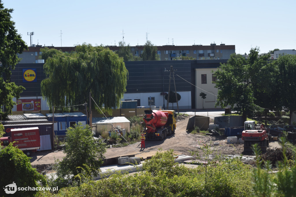 Zalewają amfiteatr. Gruszki uwijają się w ukropie