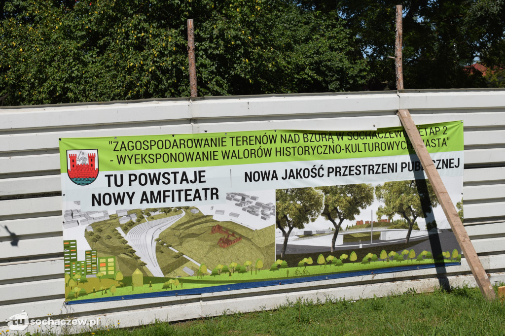 Zalewają amfiteatr. Gruszki uwijają się w ukropie