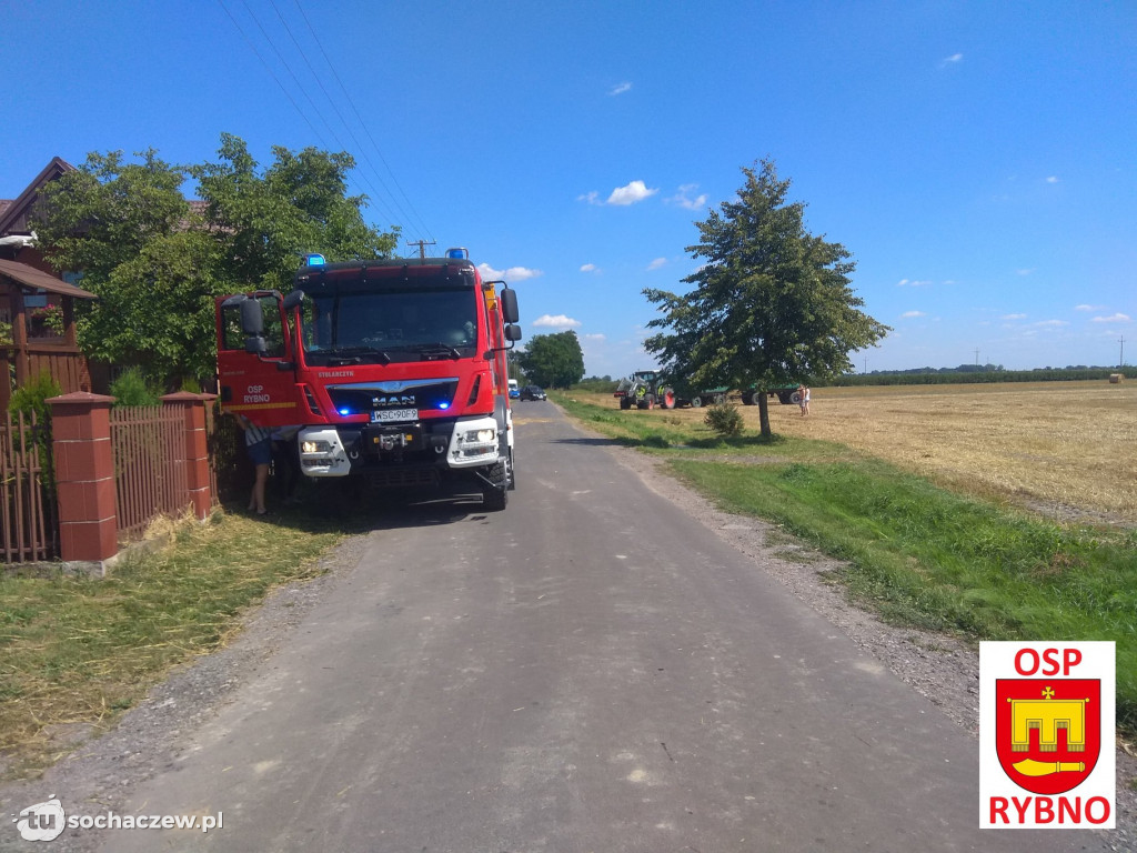 Wypadek podczas żniw w Ludwikowie. Kombajnistę w ciężkim stanie zabrał LPR