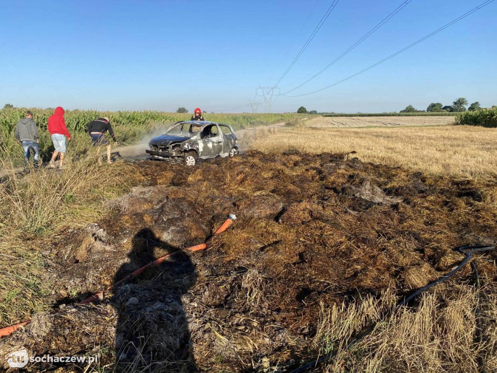 Jeżówka: auto spłonęło doszczętnie. Interwencja OSP Wyczółki