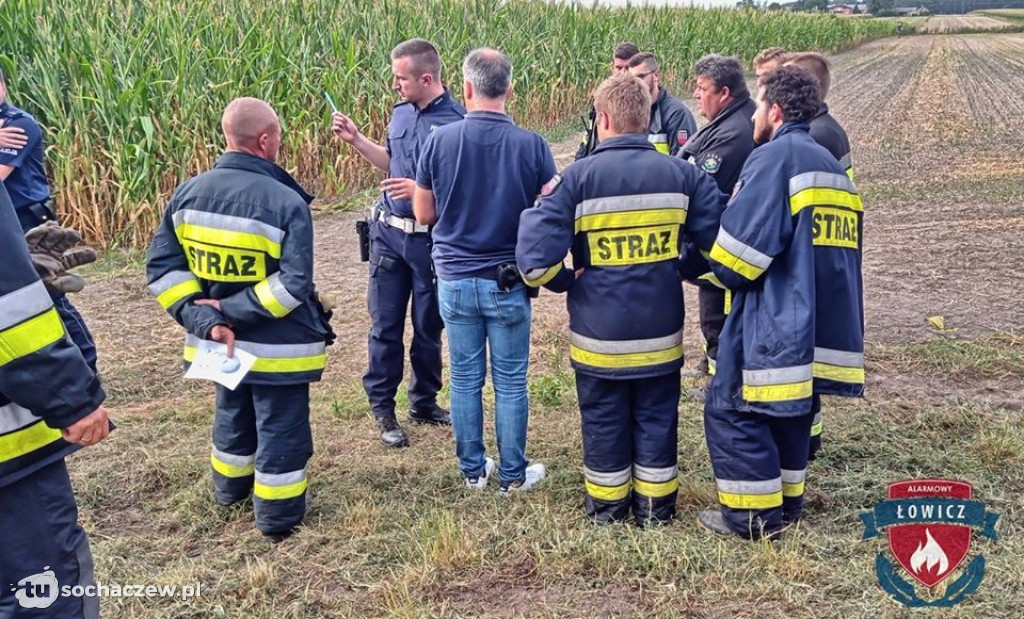 Poszukiwania kierowcy rozbitego samochodu