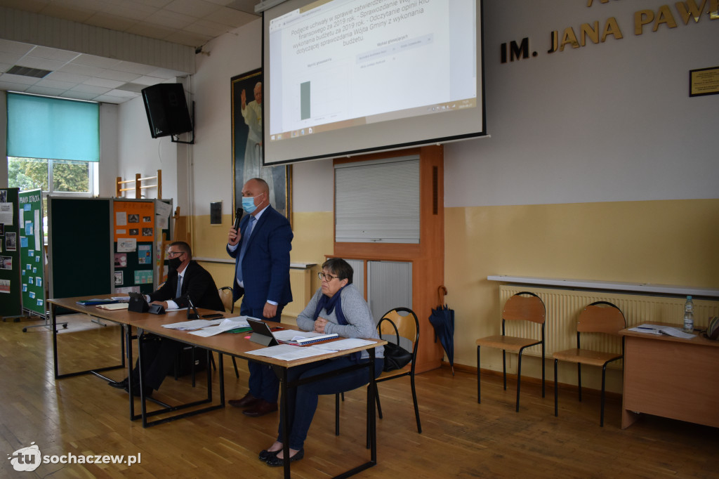 Wójt Jan Kraśniewski bez wotum, ale z absolutorium