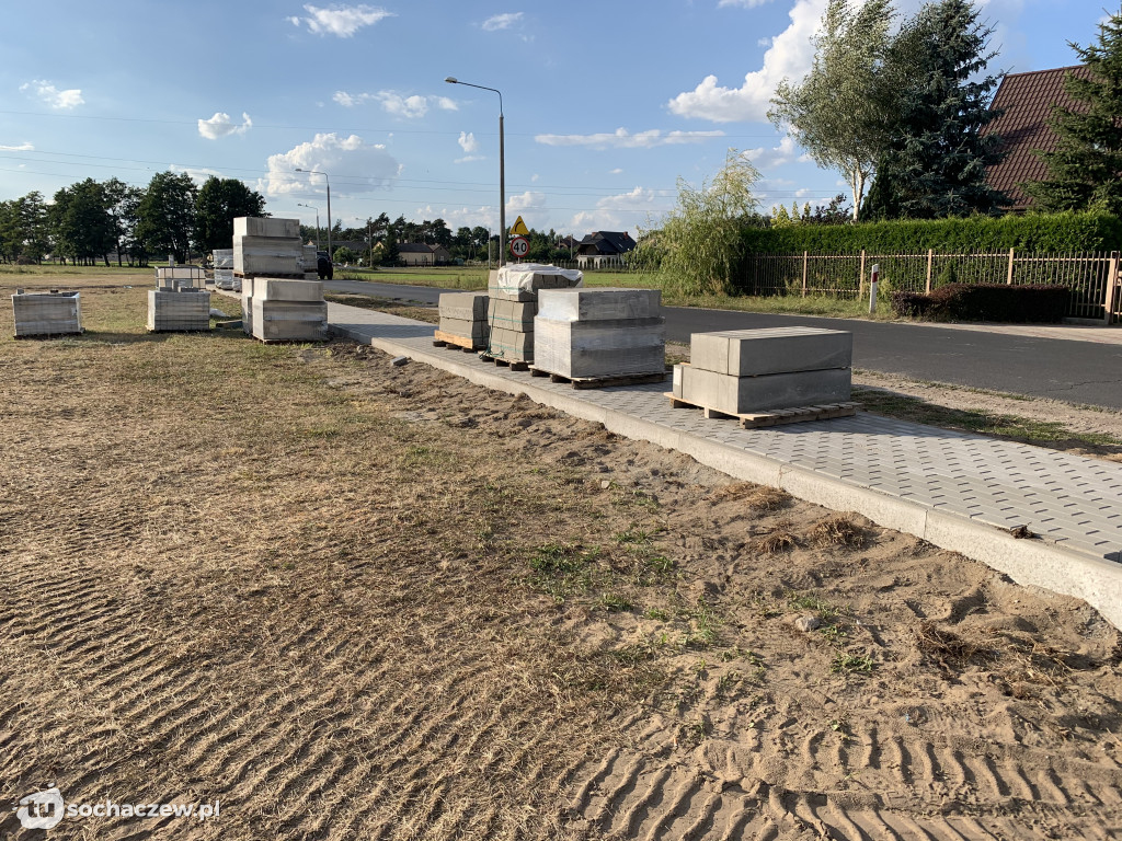 Budują chodnik ze szpitala do Altanki