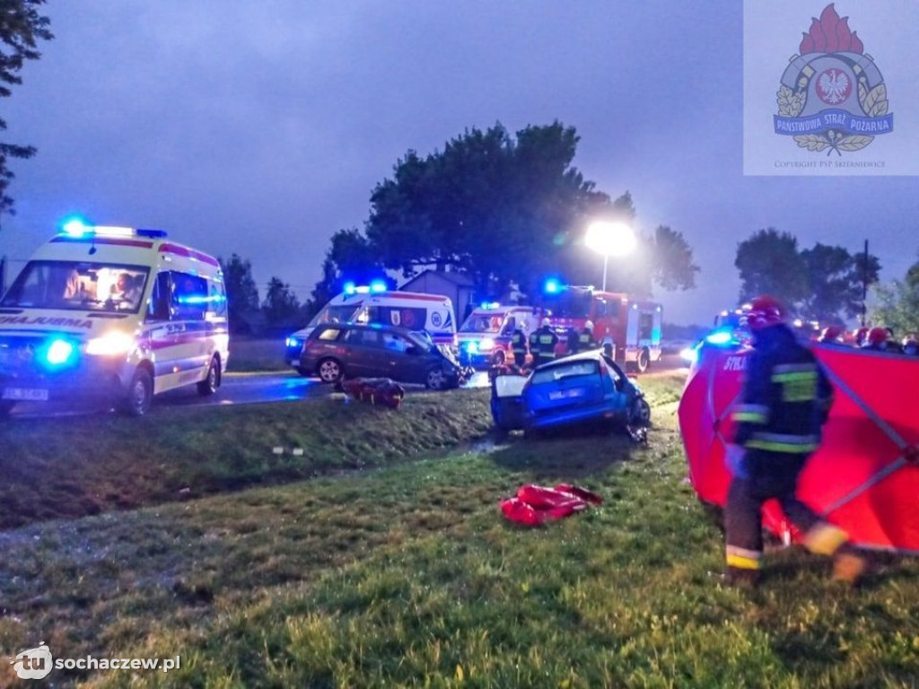 Tragedia pod Skierniewicami. Nie żyje 35-latek, dzieci w stanie ciężkim