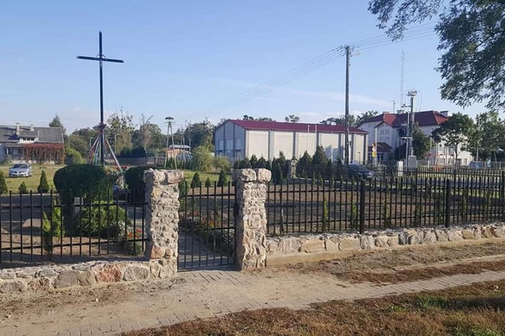 Zuchwała kradzież na cmentarzu w Janowie