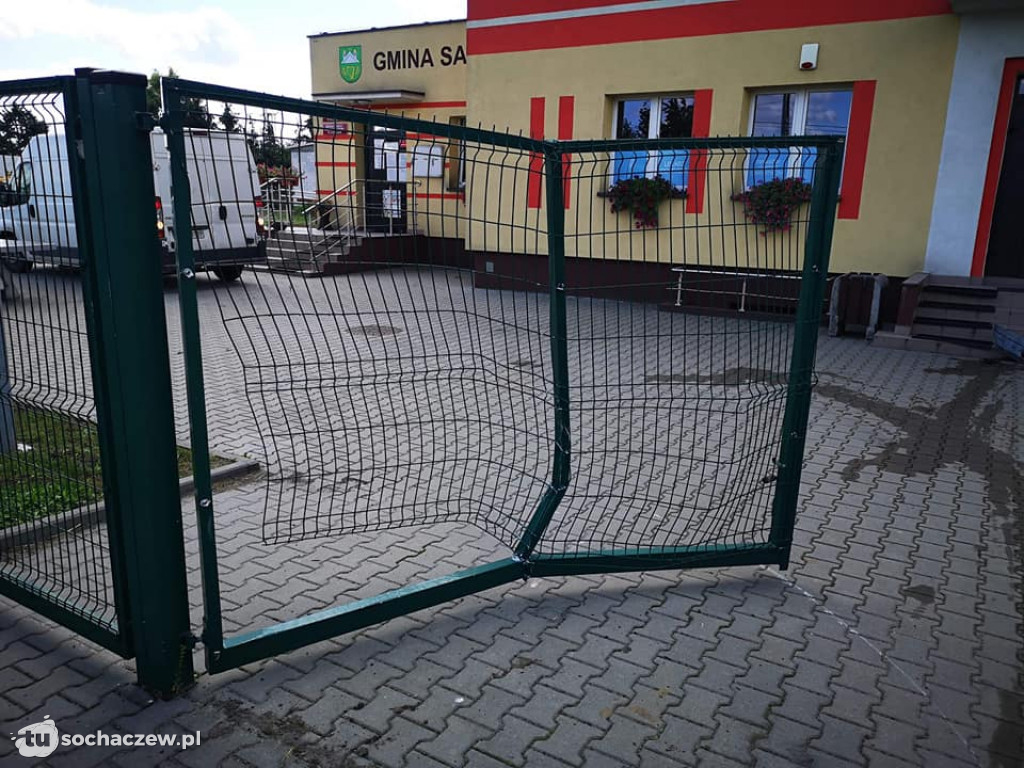 Mercedesem taranował wszystko, co spotkał na swojej drodze