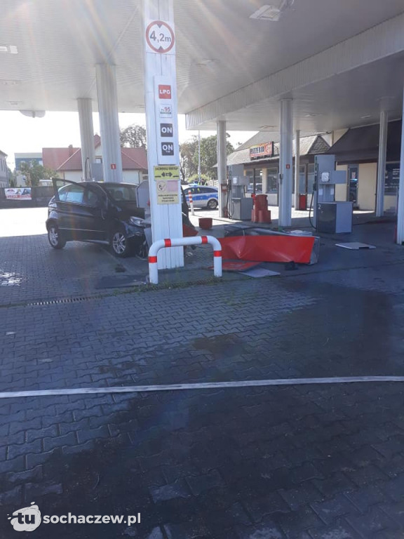 Mercedesem taranował wszystko, co spotkał na swojej drodze