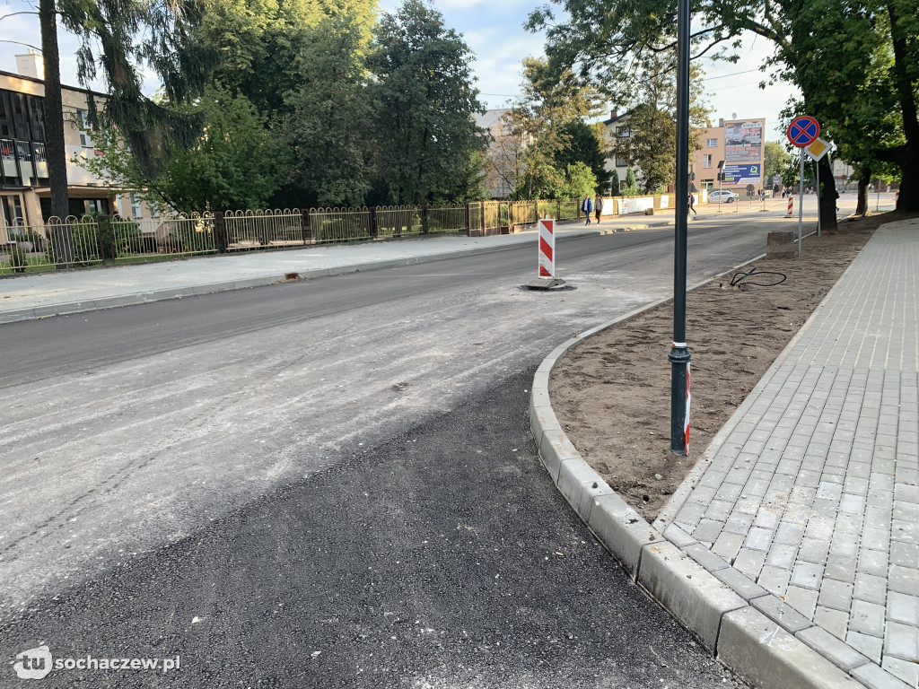 Nowy asfalt na 15 Sierpnia