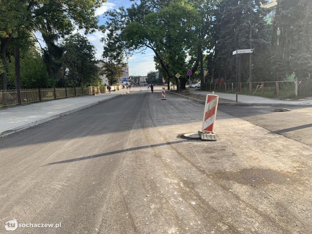 Nowy asfalt na 15 Sierpnia