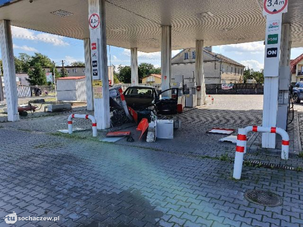 Mercedesem taranował wszystko, co spotkał na swojej drodze