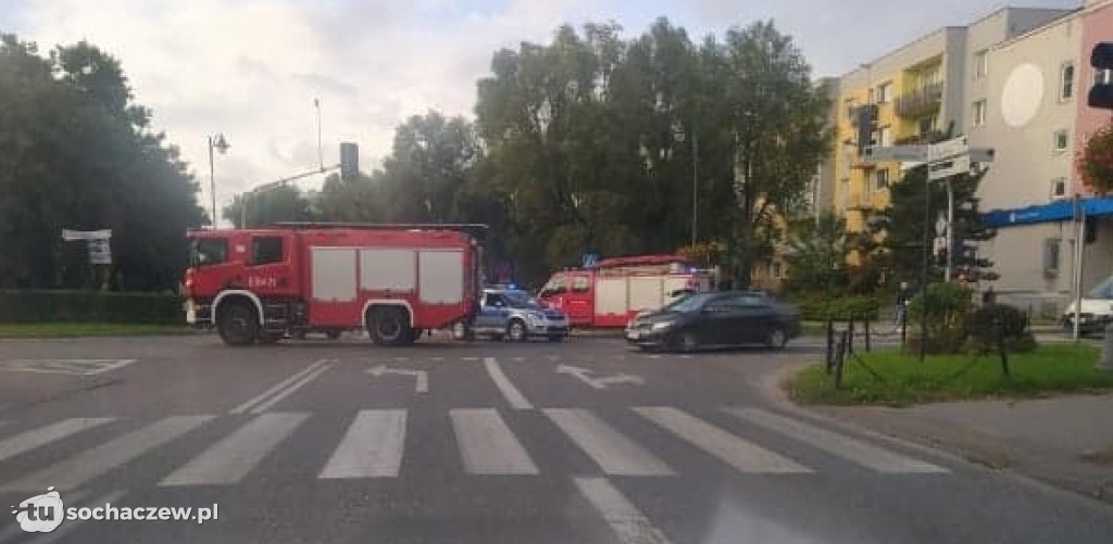 Zderzenie na skrzyżowaniu al. 600-lecia - Warszawska