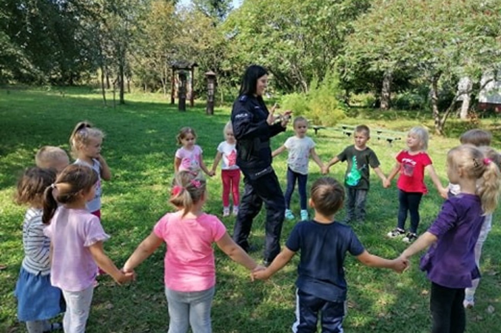 Brochów: wizyta policjantów w szkole