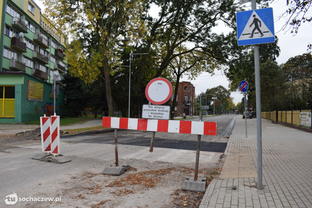 Nowy asfalt na 15 Sierpnia