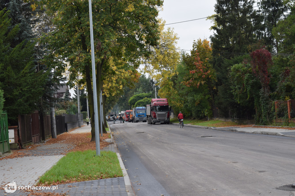 Nowy asfalt na 15 Sierpnia