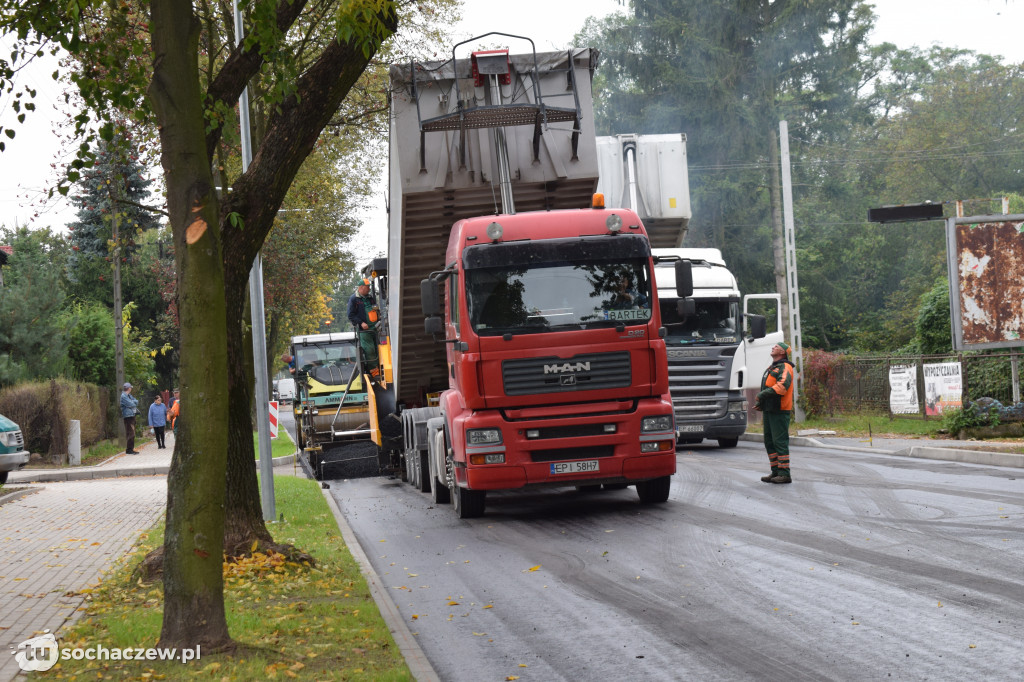 Nowy asfalt na 15 Sierpnia