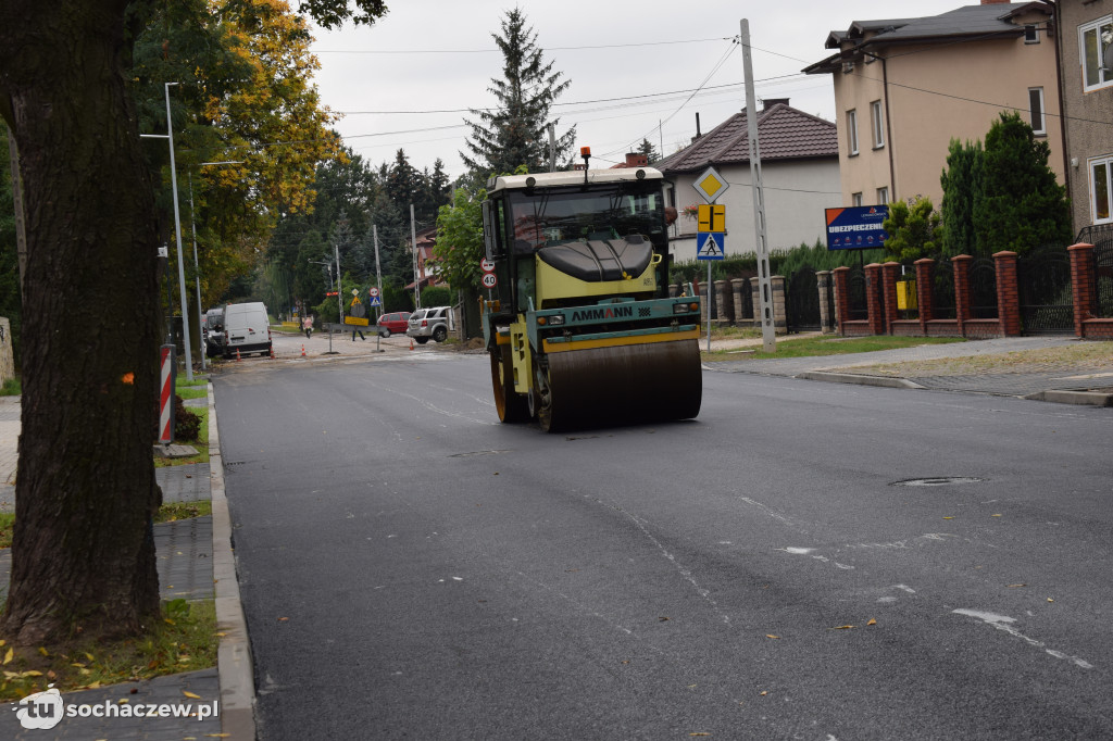 Nowy asfalt na 15 Sierpnia