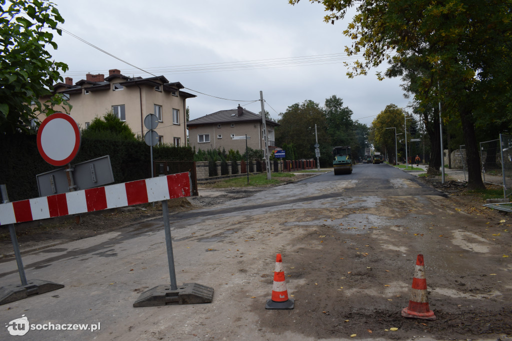 Nowy asfalt na 15 Sierpnia