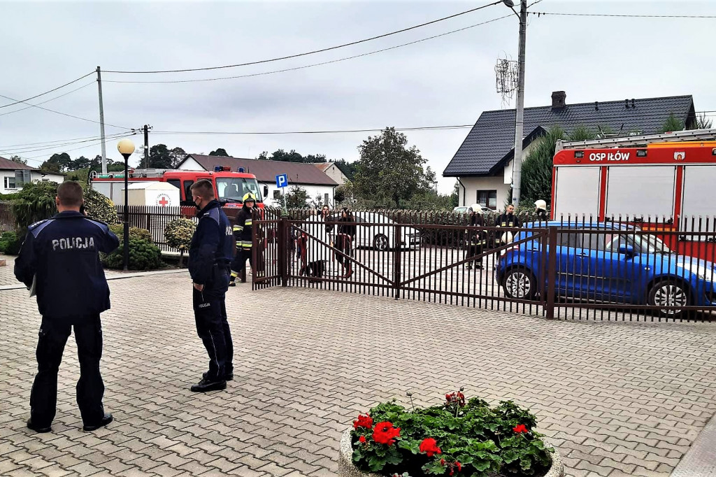 Alarm bombowy w Szkole Podstawowej w Brzozowie Starym