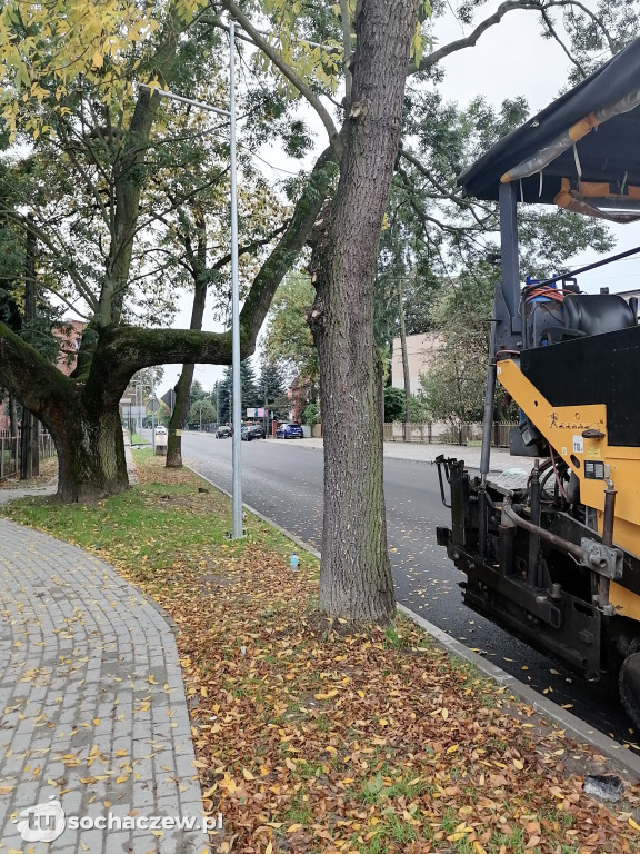 Nowy asfalt na 15 Sierpnia