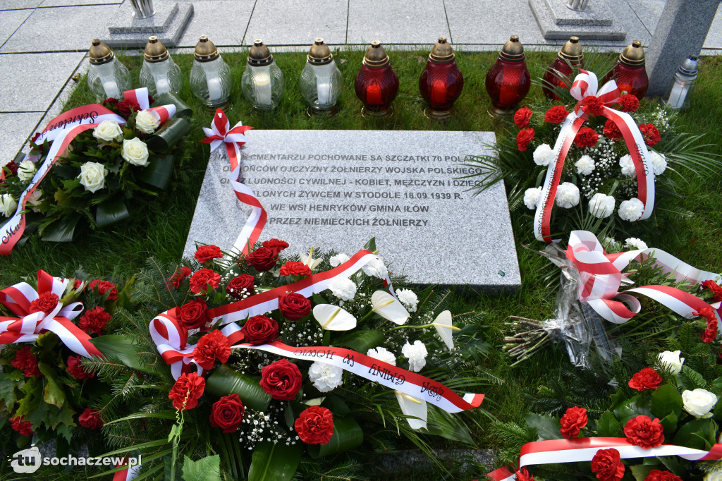 Odsłonięcie tablicy pamiątkowej upamiętniającej zamordowanych w Henrykowie