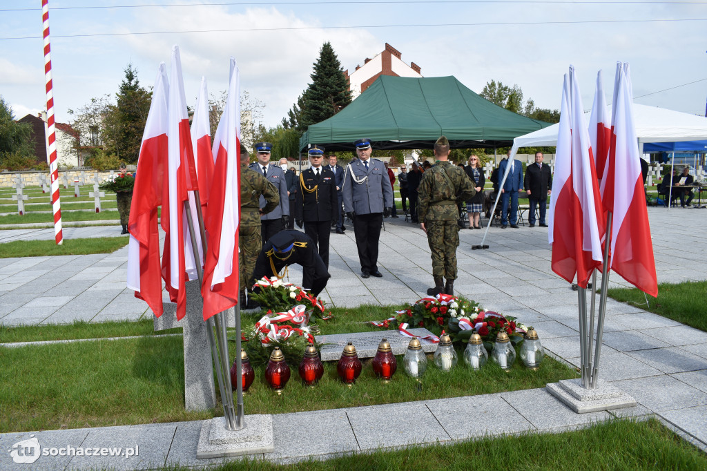 Odsłonięcie tablicy pamiątkowej upamiętniającej zamordowanych w Henrykowie