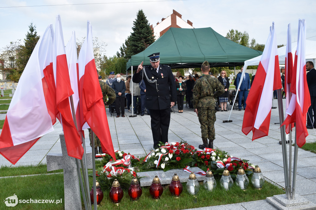 Odsłonięcie tablicy pamiątkowej upamiętniającej zamordowanych w Henrykowie