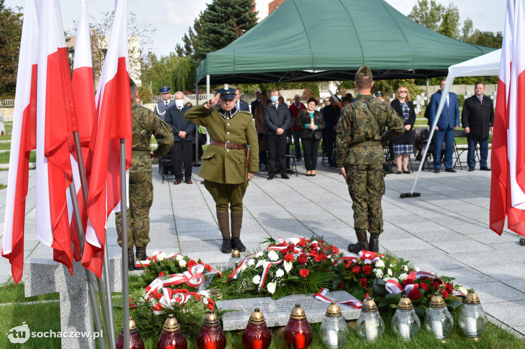 Odsłonięcie tablicy pamiątkowej upamiętniającej zamordowanych w Henrykowie