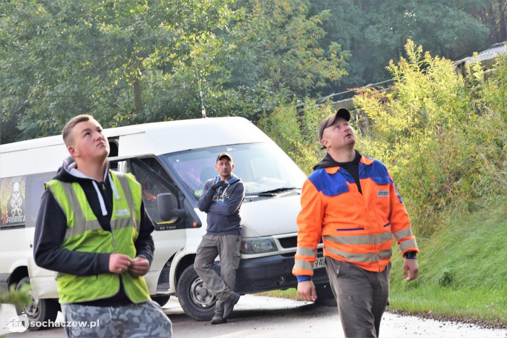 Ratowanie wiekowego dębu w Pieczyskach Iłowskich